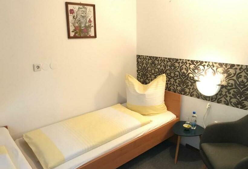 اتاق استاندارد, Reich Motel