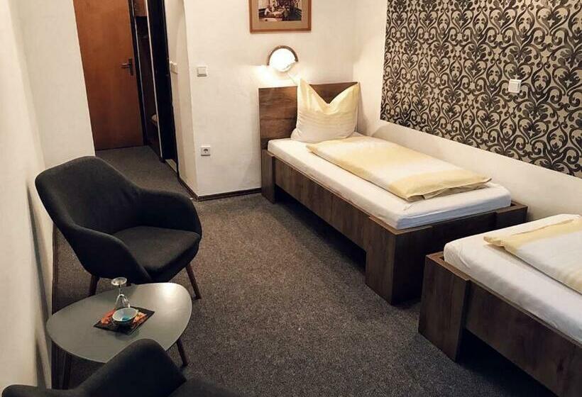 اتاق استاندارد, Reich Motel