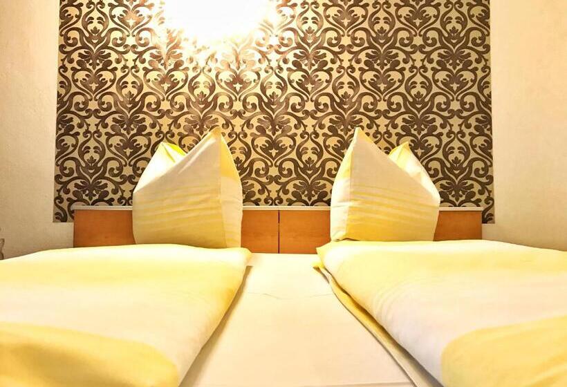 اتاق استاندارد, Reich Motel