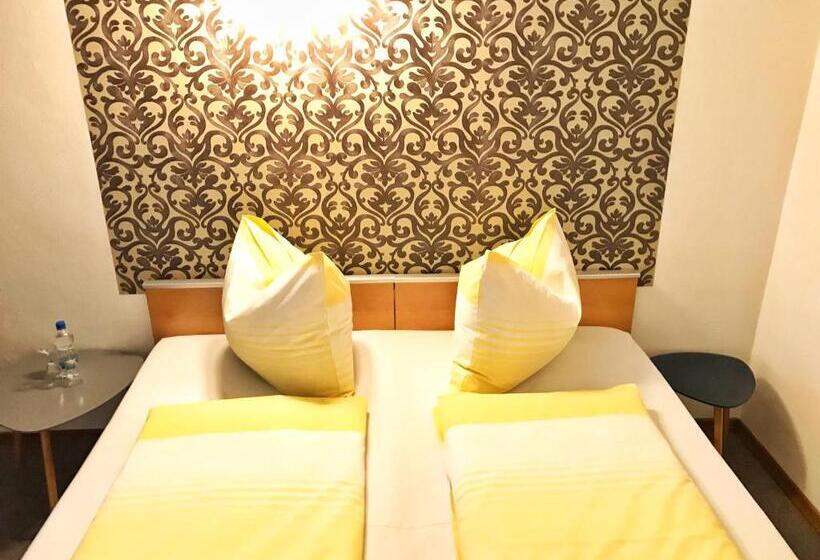 اتاق استاندارد, Reich Motel