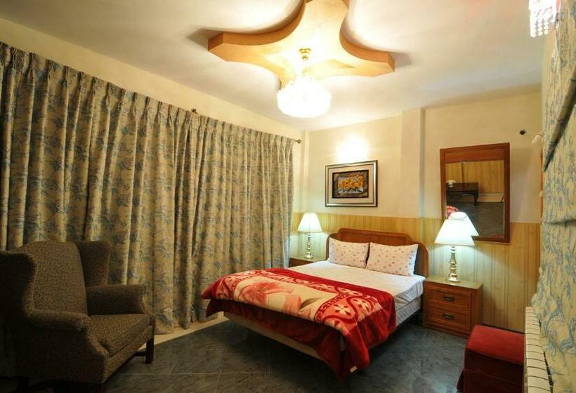 Suite Familiar, European Complex