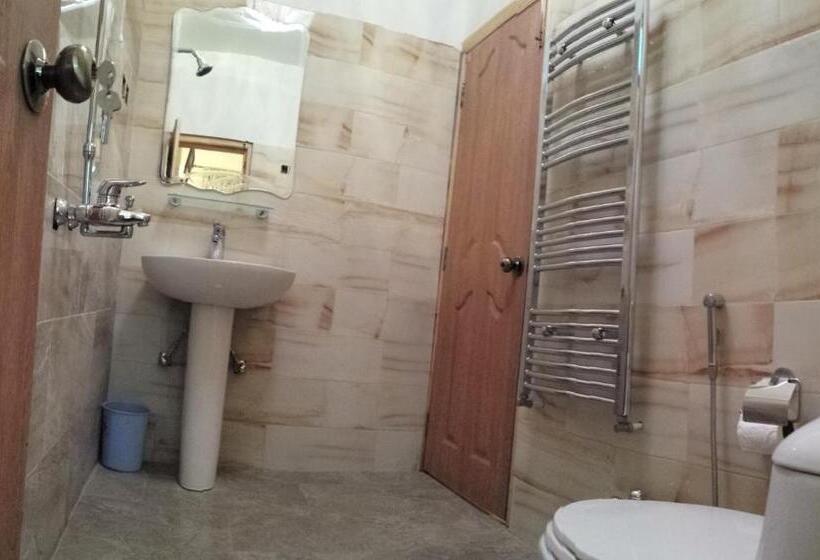 Suite Familiar, European Complex