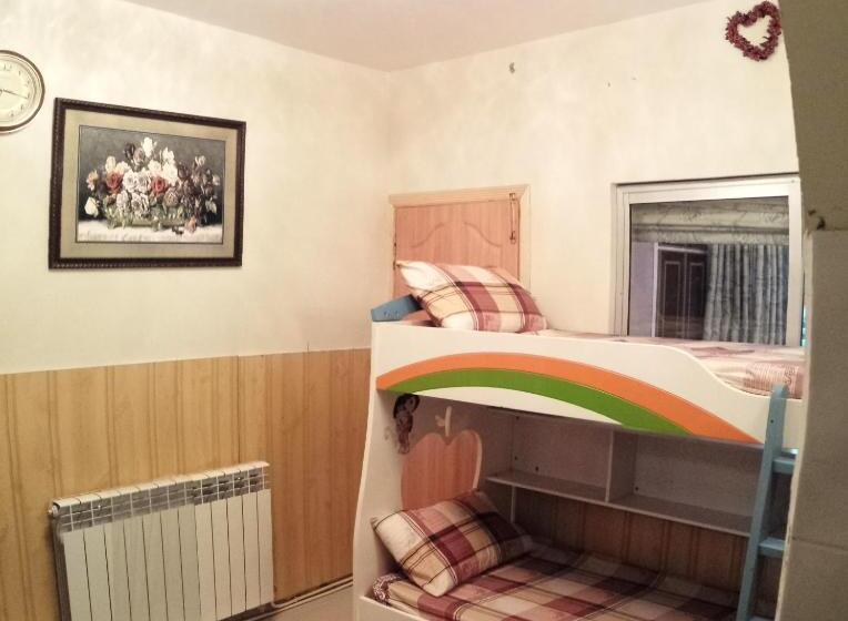 Suite Familiar, European Complex