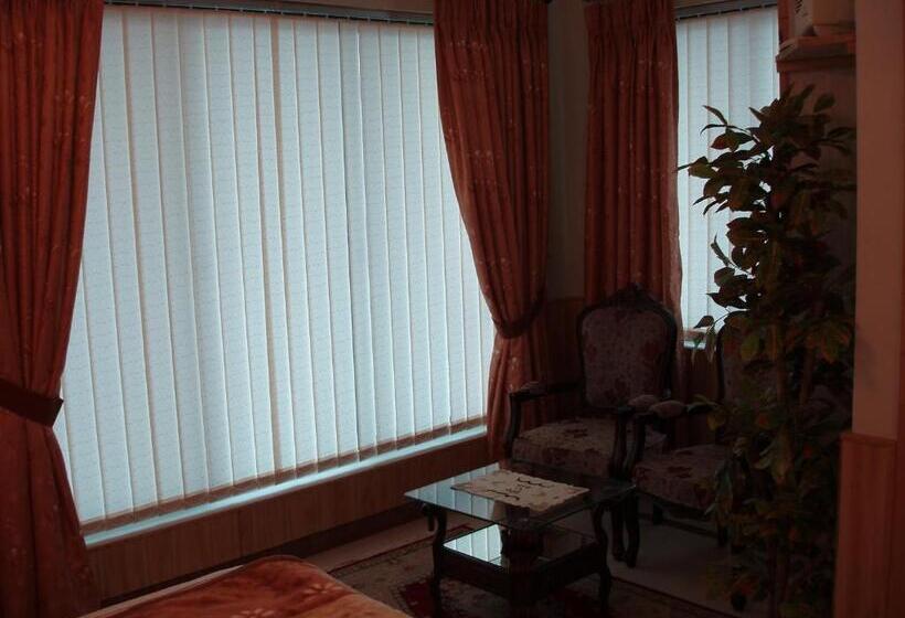 Suite 2 Quartos, European Complex