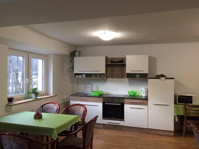 اتاق استاندارد, Youth Hostel Nika