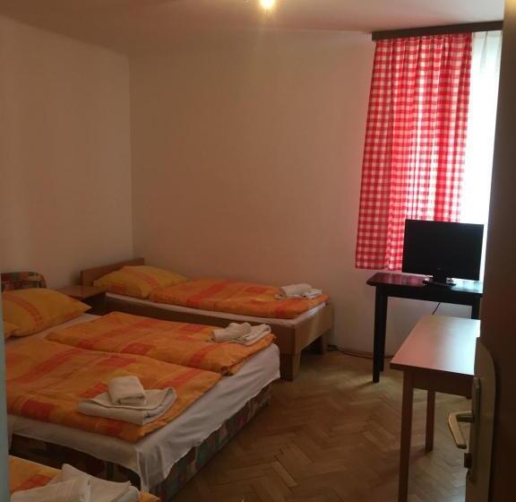 اتاق استاندارد چهار تخته, Youth Hostel Nika