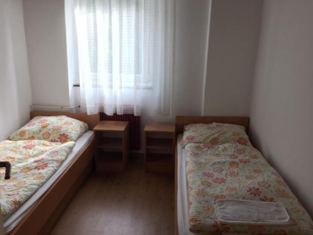 اتاق استاندارد چهار تخته, Youth Hostel Nika