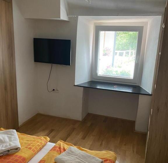 آپارتمان 1 خوابه همکف, Youth Hostel Nika