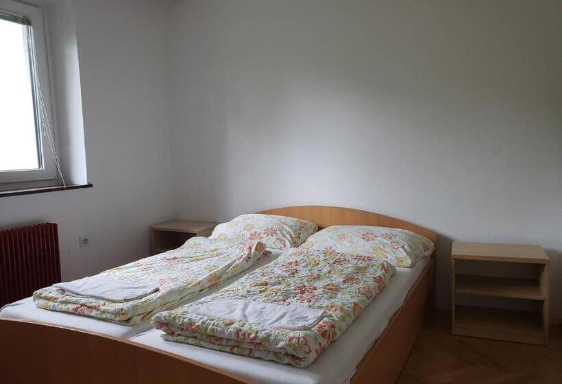 آپارتمان 2 خوابه, Youth Hostel Nika