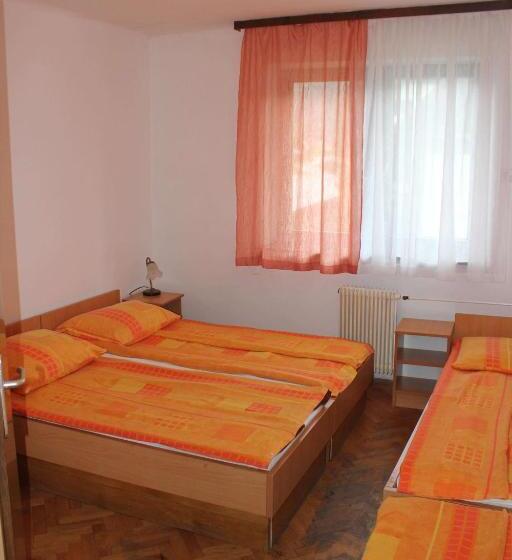 اتاق استاندارد چهار تخته, Youth Hostel Nika