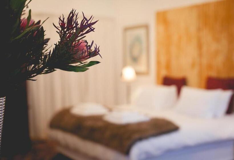 جناح سوبيريور, Epistay