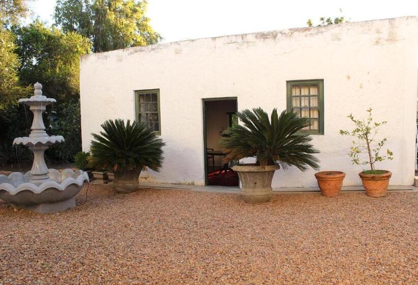 جناح كومفورت, Epistay