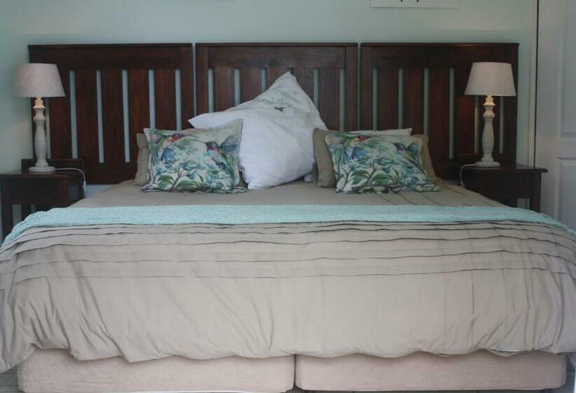 חדר דלוקס נוף בריכה, Meander In