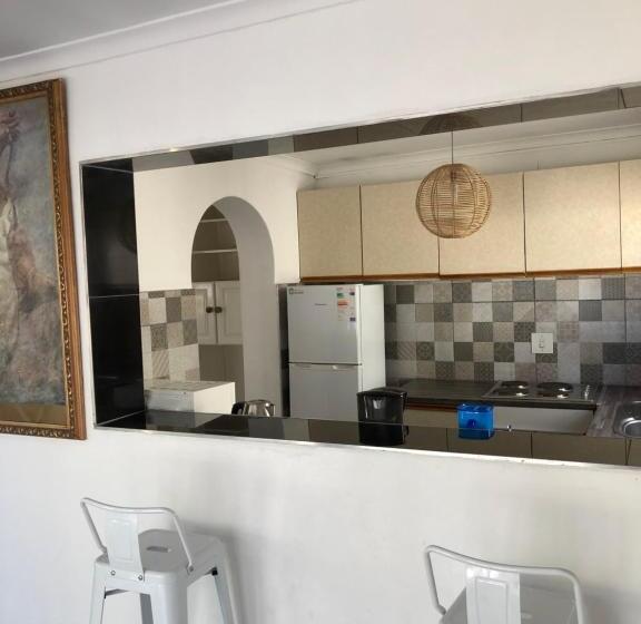 家庭间, Muco Guest House