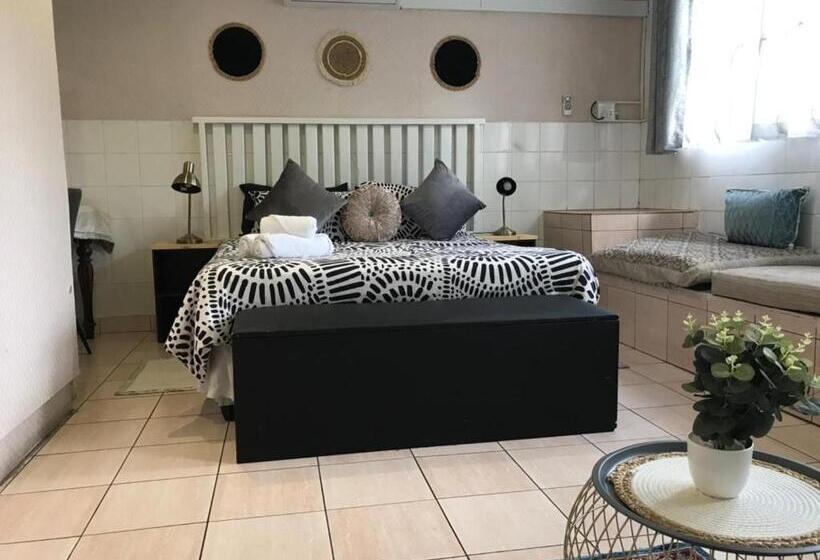 行政房间, Muco Guest House