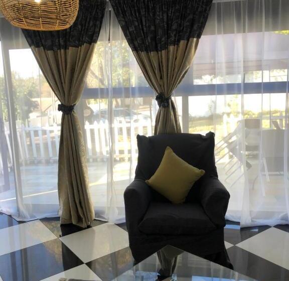 家庭间, Muco Guest House