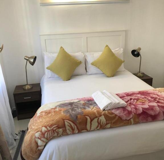 家庭间, Muco Guest House