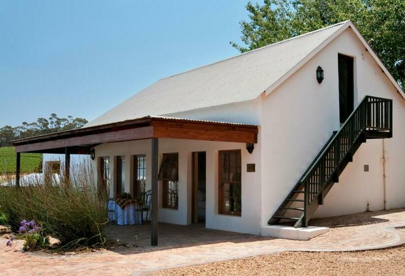 标准间, Ongegund Lodge