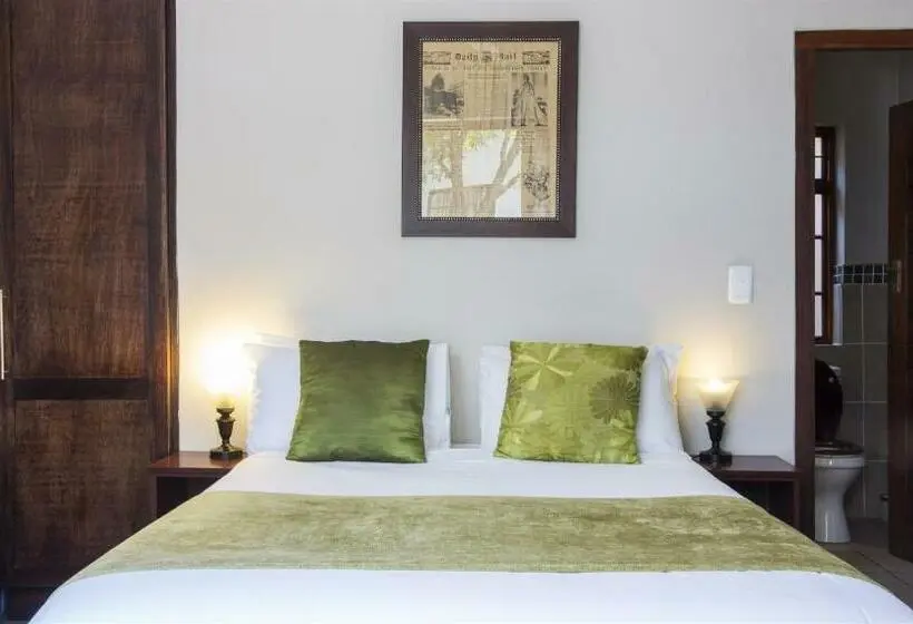 Standard-invahuone, Queen Manor Boutique Guest House