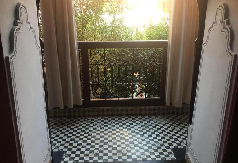 سوییت خانوادگی, Riad Blue Berber