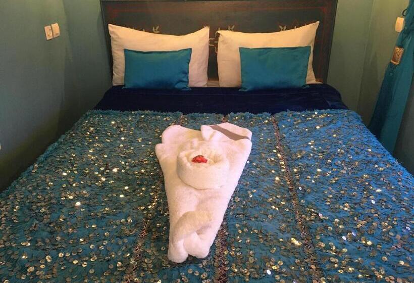 سوییت خانوادگی, Riad Blue Berber