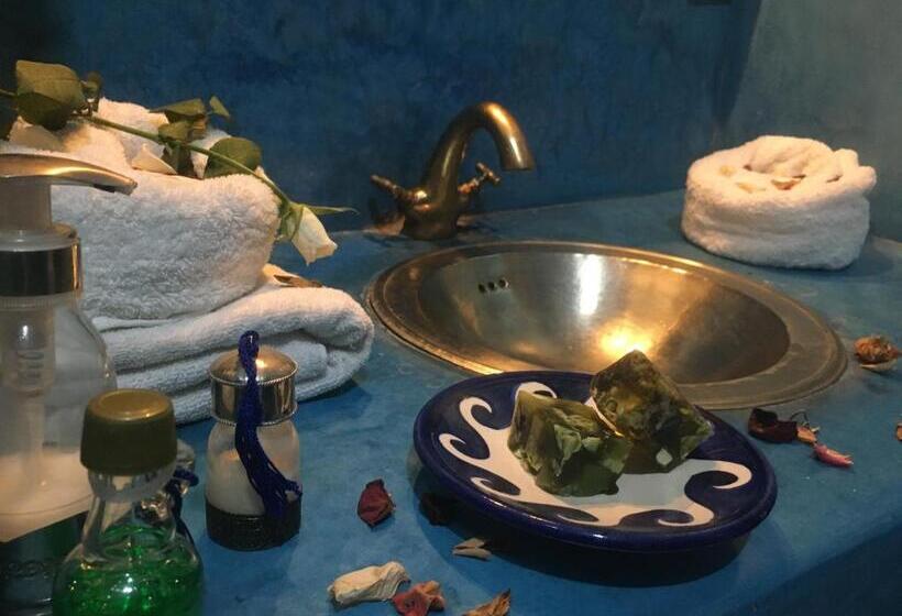 سوییت خانوادگی, Riad Blue Berber