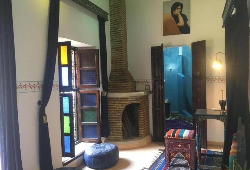 سوییت خانوادگی, Riad Blue Berber