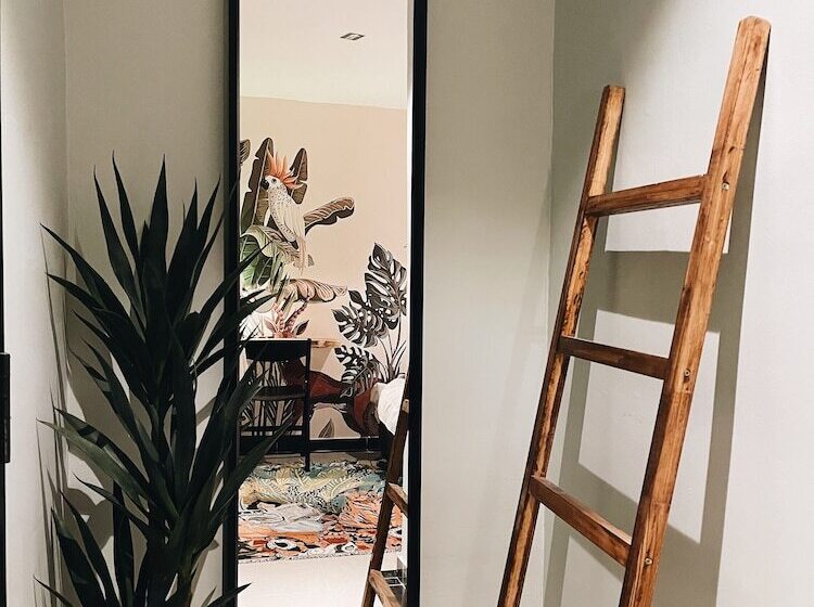 غرفة قياسية, Very