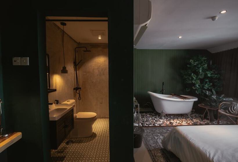 غرفة قياسية, Very