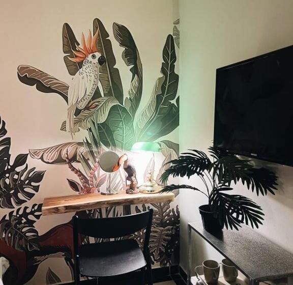 غرفة قياسية, Very