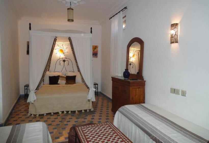 חדר סטנדרט לשלושה, Hôtel Riad Gnaoua