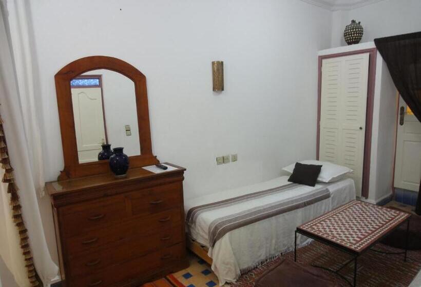 Номер Стандарт Трехместный, Hôtel Riad Gnaoua