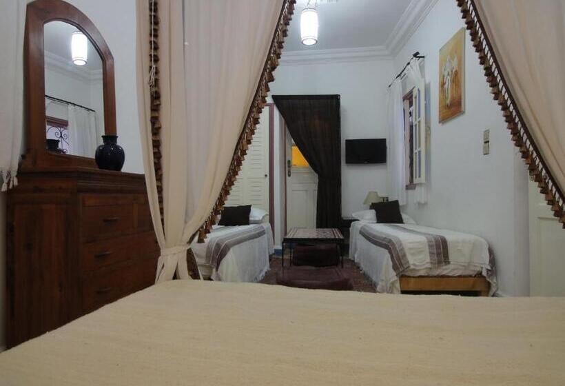 חדר סטנדרט לשלושה, Hôtel Riad Gnaoua