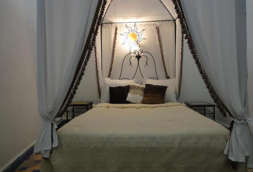 חדר סטנדרט לשלושה, Hôtel Riad Gnaoua