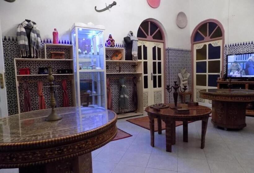 חדר קלאסי לארבעה, Hôtel Riad Gnaoua