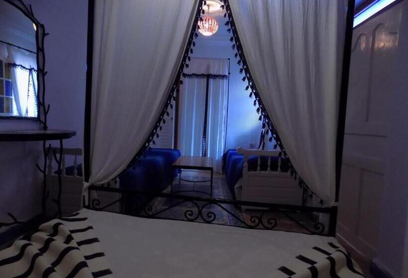 חדר קלאסי לארבעה, Hôtel Riad Gnaoua