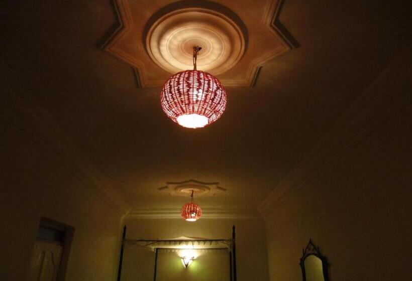 חדר קלאסי לארבעה, Hôtel Riad Gnaoua