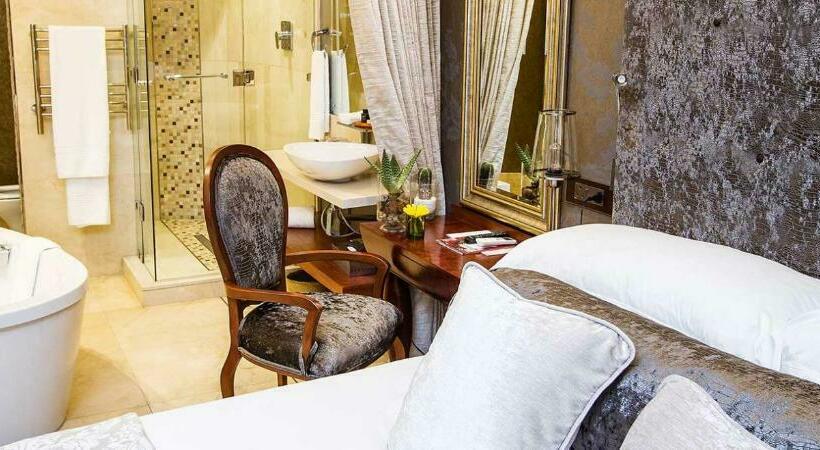 デラックスルーム, Kimberley Anne