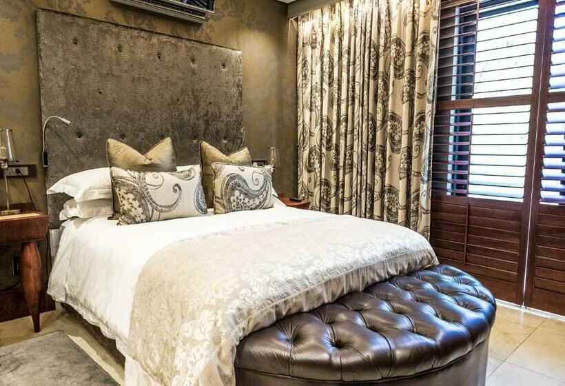 デラックスルーム, Kimberley Anne