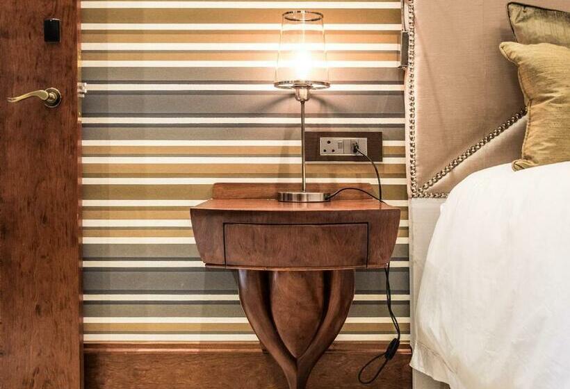 デラックスルーム, Kimberley Anne