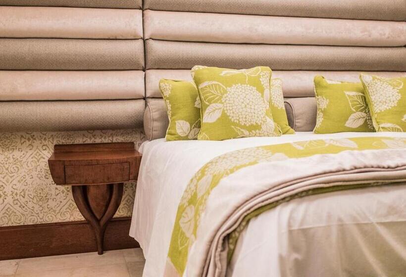 身障者適用スタンダードルーム, Kimberley Anne