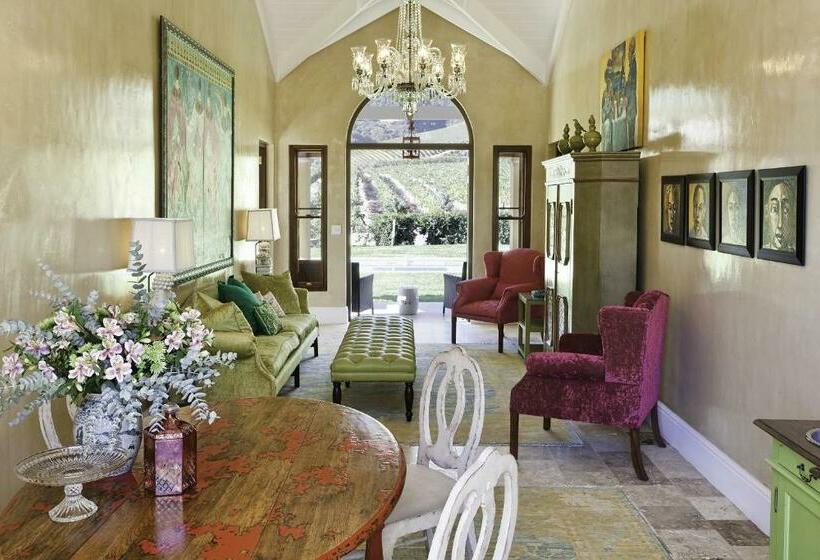 سوئیت 2 خوابه, La Residence