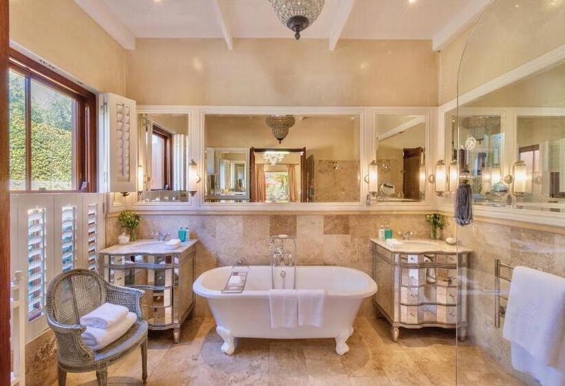 سوئیت 2 خوابه, La Residence