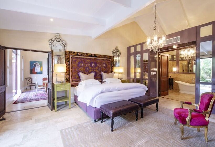 سوییت لوکس, La Residence