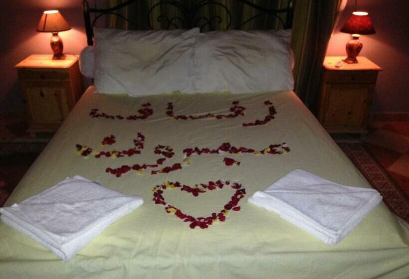 اتاق استاندارد یک نفره, Mandar Saghrou Tazakhte