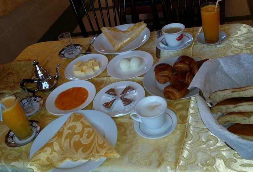 اتاق استاندارد سه نفره, Mandar Saghrou Tazakhte