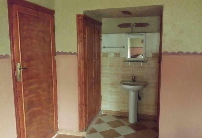 اتاق استاندارد سه نفره, Mandar Saghrou Tazakhte