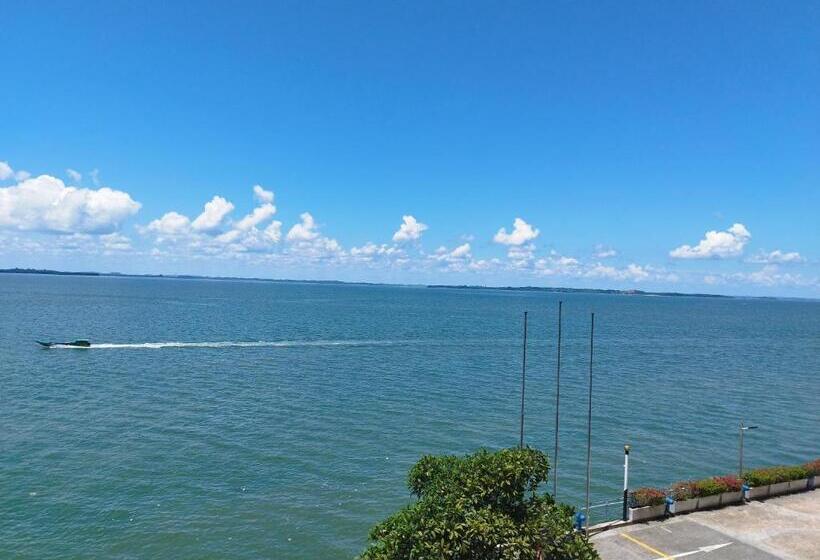 اتاق استاندارد با تخت بزرگ, Marine Bay