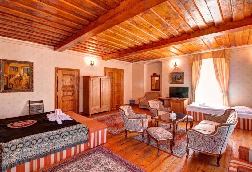 חדר לארבעה סטנדרטי עם מרפסת, Penzión Cosmopolitan I