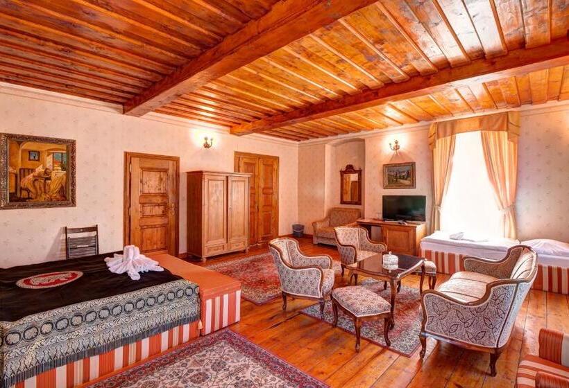 חדר לארבעה סטנדרטי עם מרפסת, Penzión Cosmopolitan I